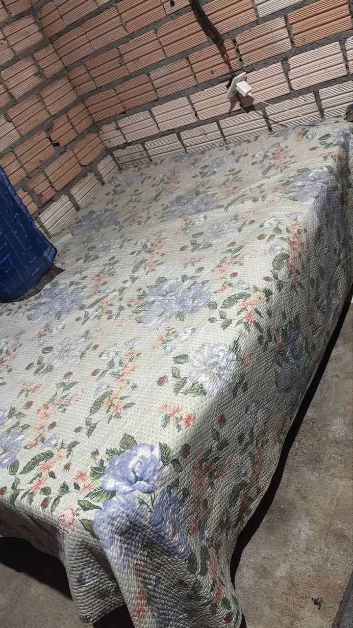 Desapego: Cama de Solteiro Muito Bem Conservada! - Foto 2