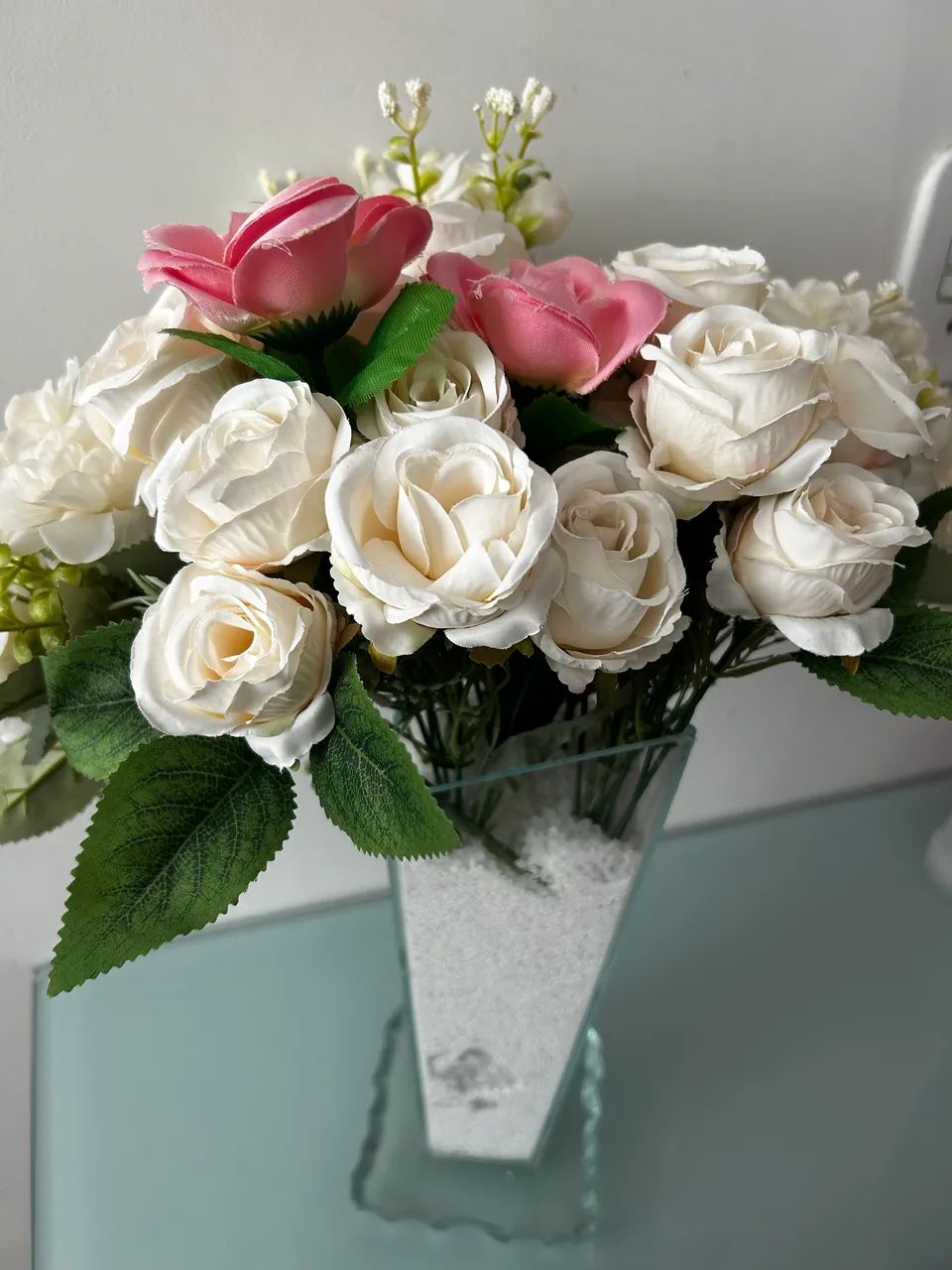 Vaso vidro bisote e arranjos florais  - Foto 6