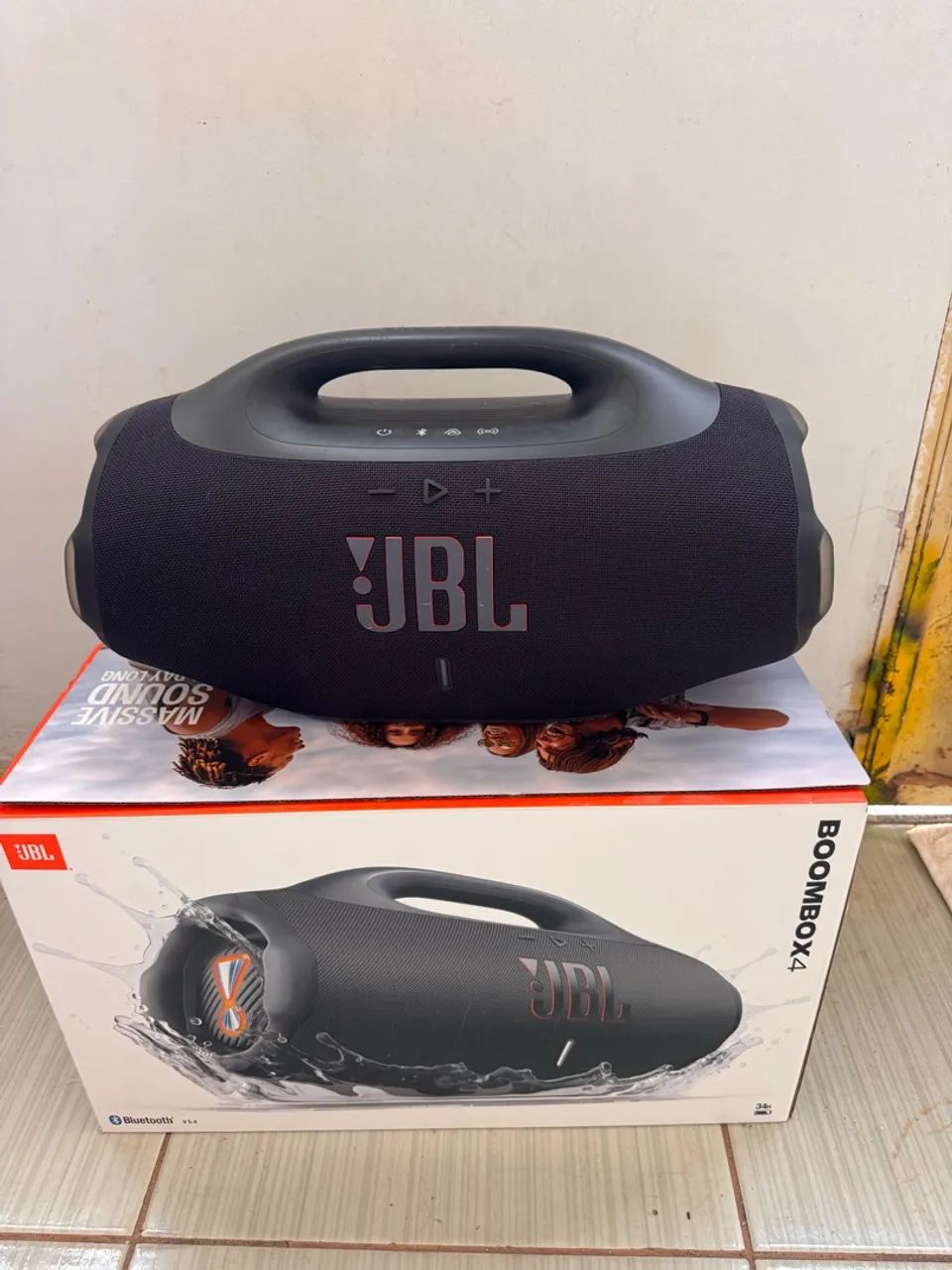 Caixa JBL boombox 4 