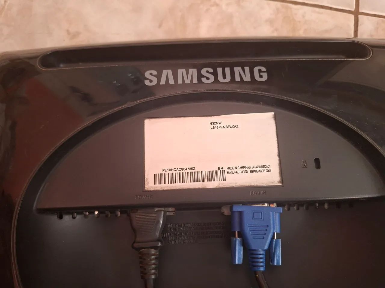 MONITOR SAMSUNG 16 polegadas,  IMPECÁVEL. Sem detalhes,  vga , so ligar e usar - Foto 3