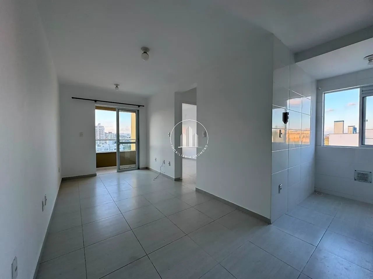 Apartamento de 2 dormitórios na Pedra Branca - CEN