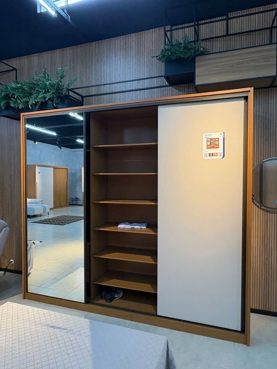   *Roupeiro Amara 2.7* *100% MDF* - Foto 2