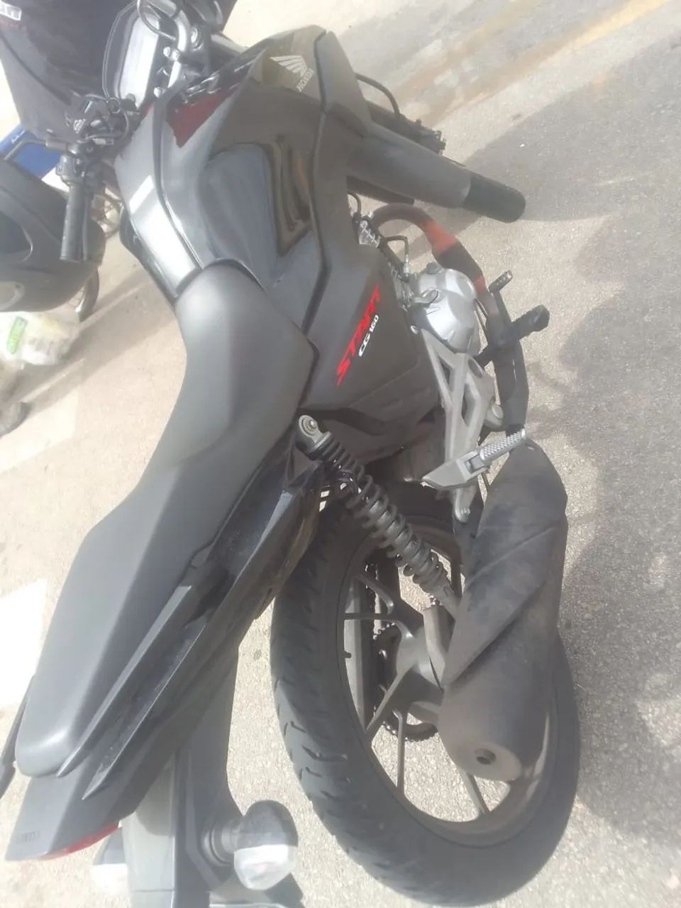 Vendo moto semi nova 
