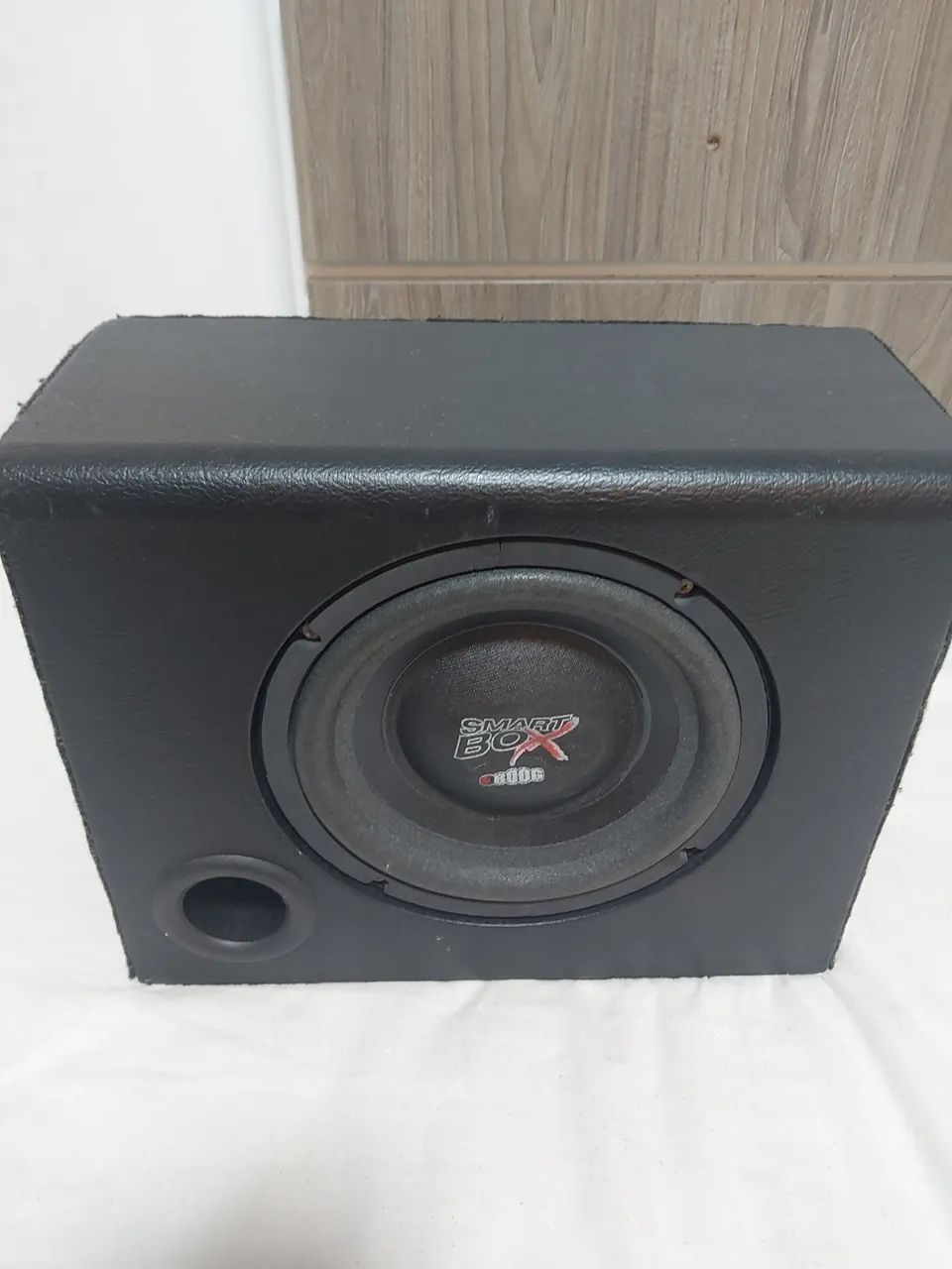 Caixa subwoofer amplificada