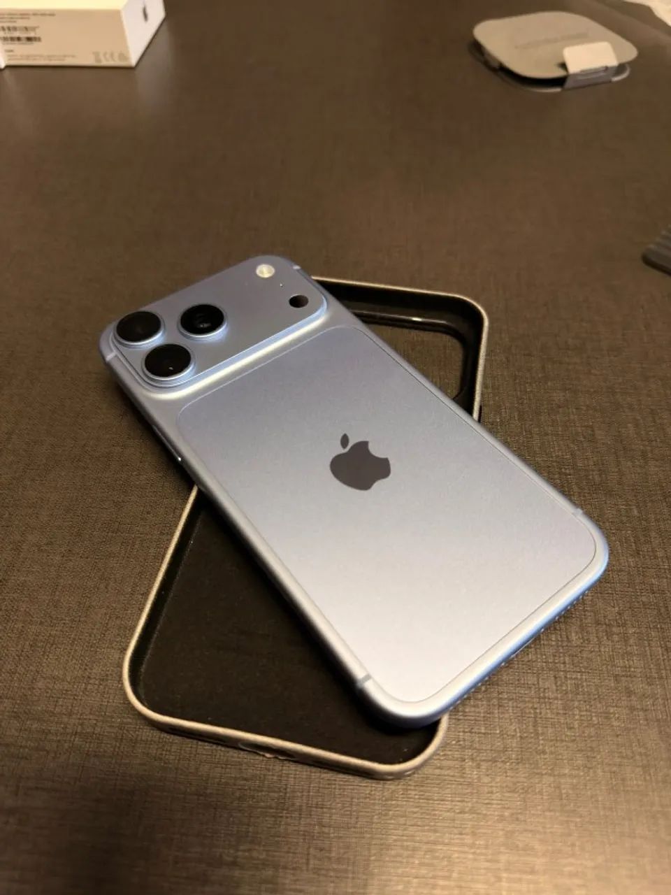 Iphone 18 Pro max 256 gb azul Novo sem ativacao - Celulares e