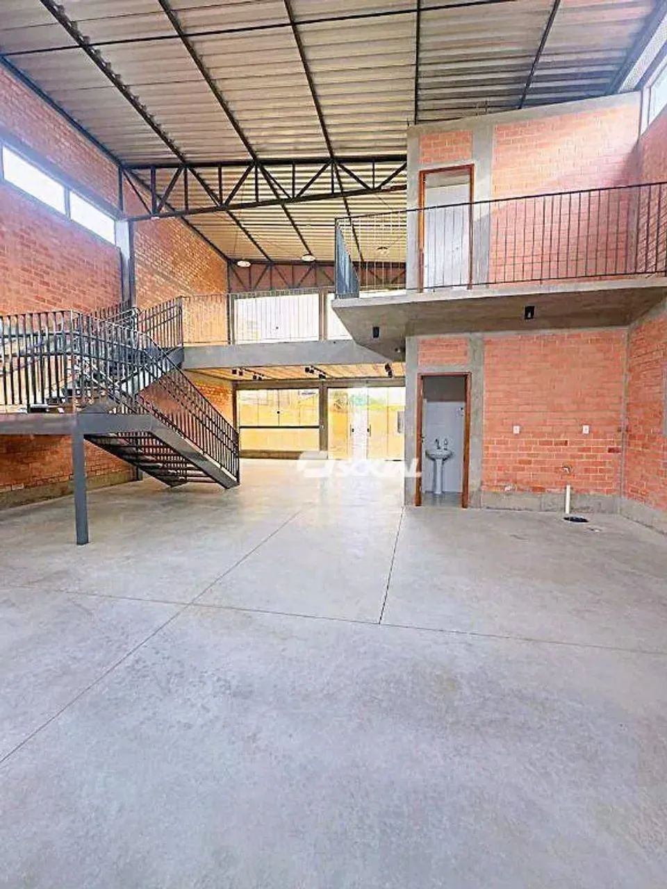 Ponto comercial estilo galpão novo com mezanino para locaçao, com estacionamento exclusivo - Foto 5