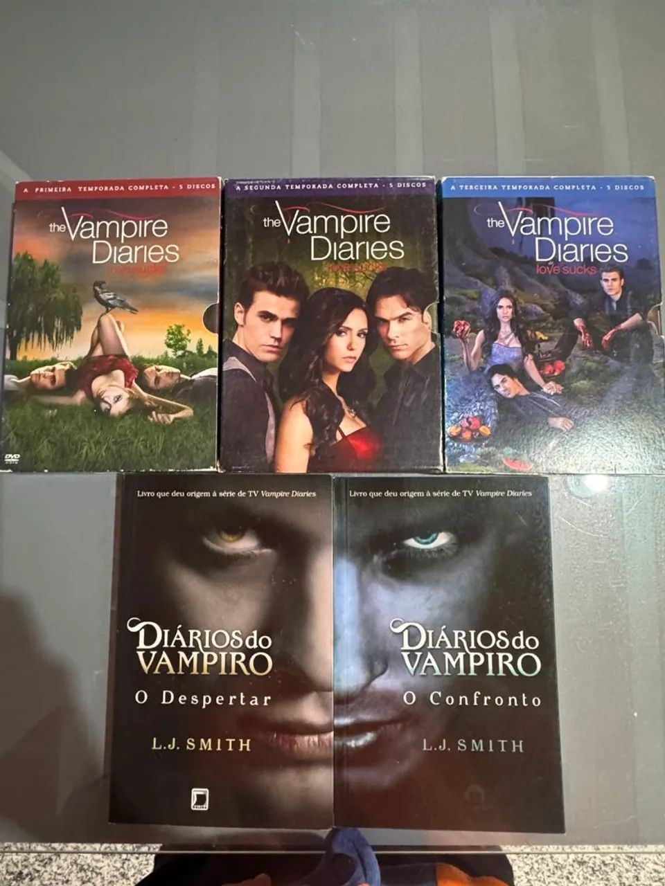Kit Diários do Vampiro - DVDs 1ª a 3ª Temp. Completa + 2 Livros - Foto 4