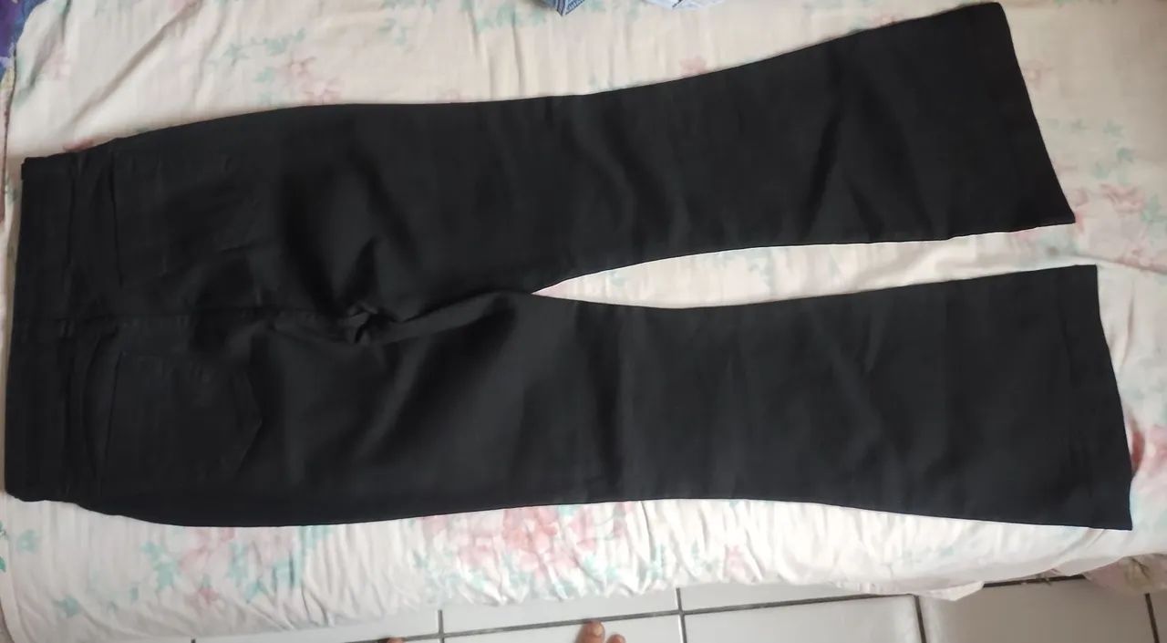 Calça jeans flare preta NOVA  - Foto 2