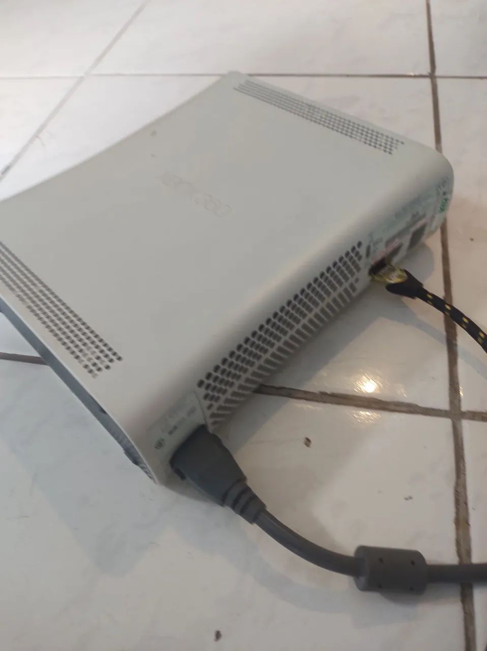 Xbox 360 com dois controles e diversos jogos. - Foto 5