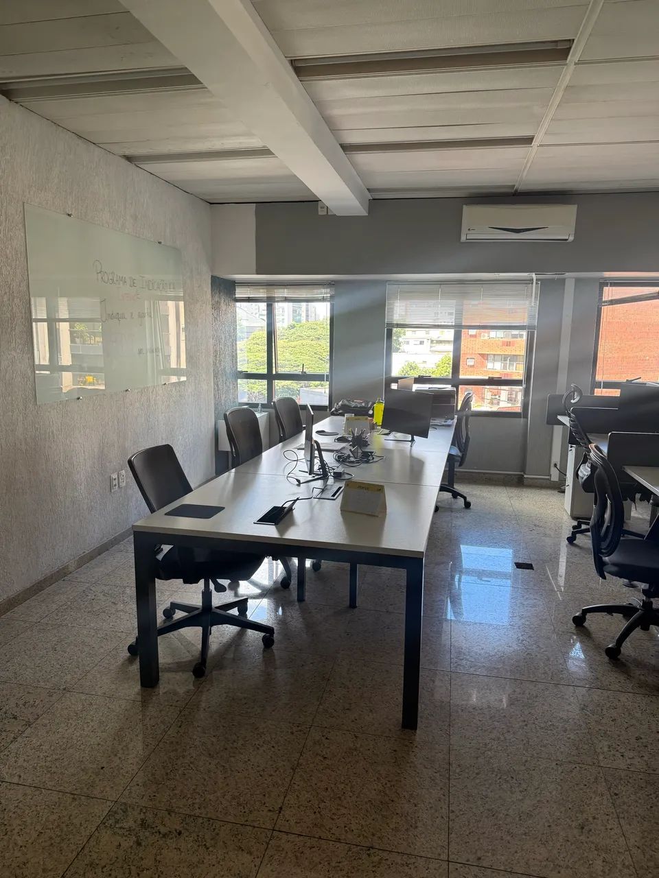 Mesas de escritório - Estações de trabalho 484549930119352323