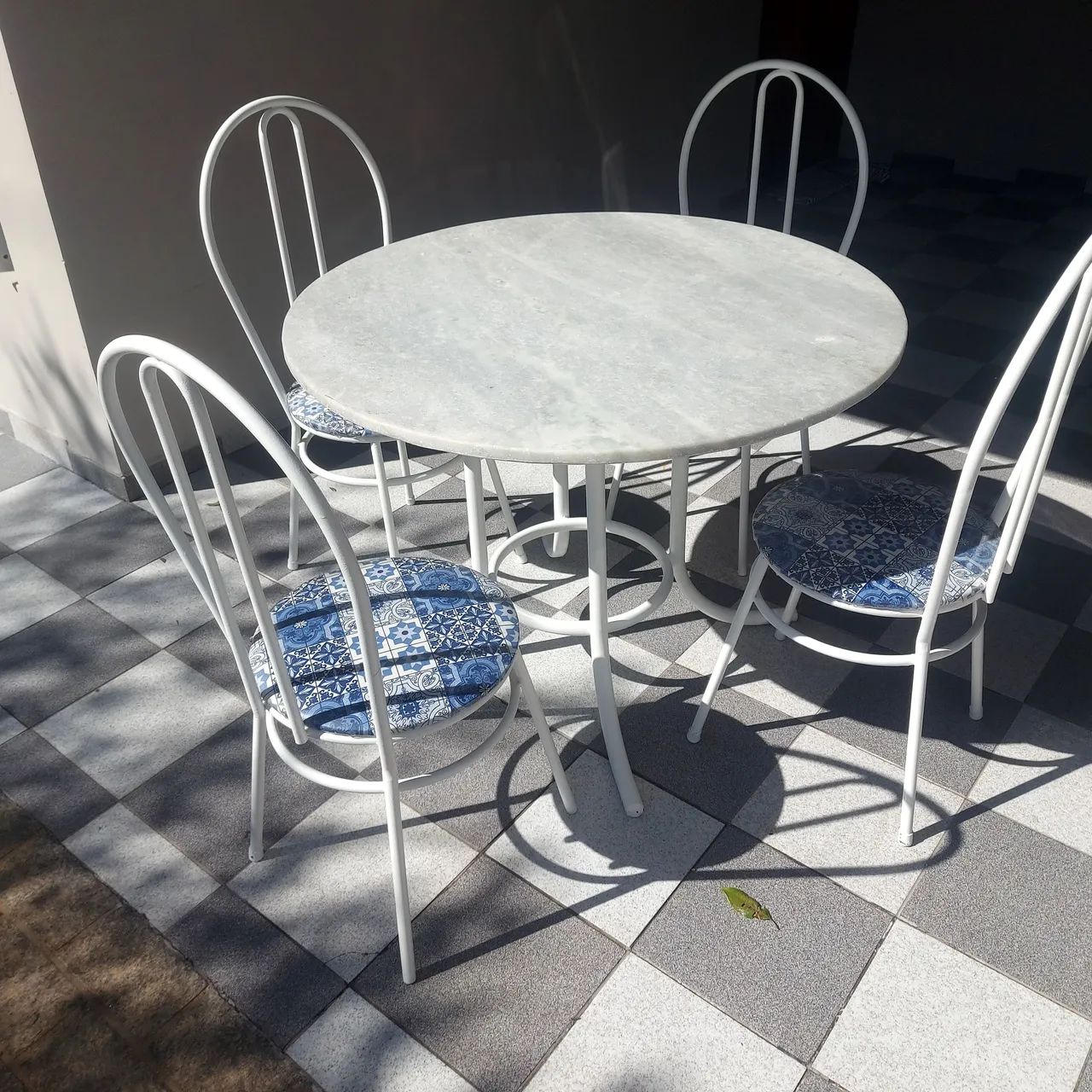 MESA TAMPO GRANITO COM 4 CADEIRAS - Foto 2