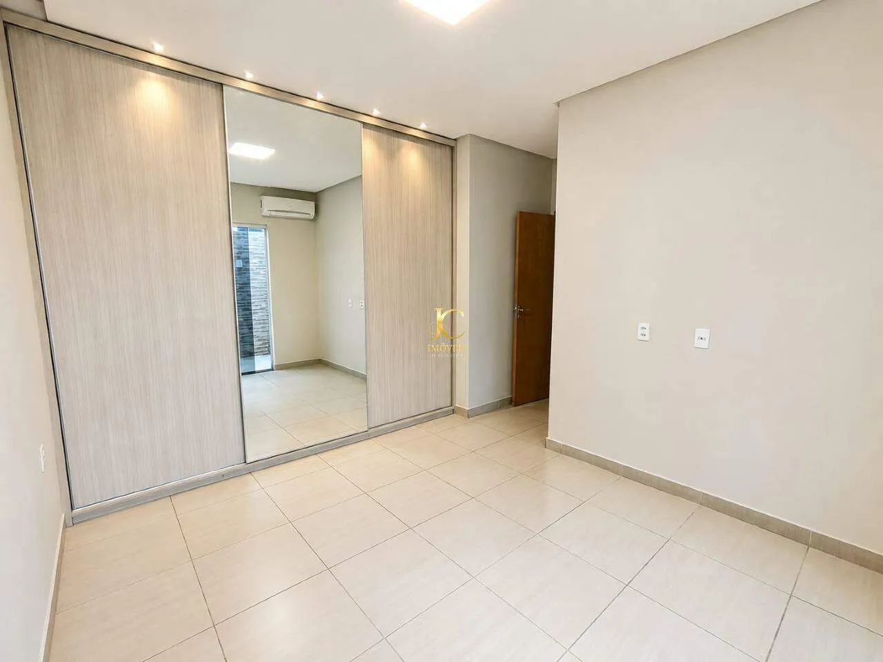 Casa à venda no Campina Verde, em Divinópolis-MG, com 3 quartos e suíte - Foto 2