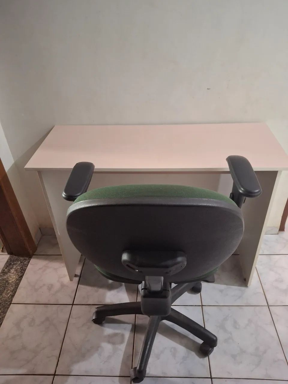 Mesa e cadeira giratória para estudos - Foto 5