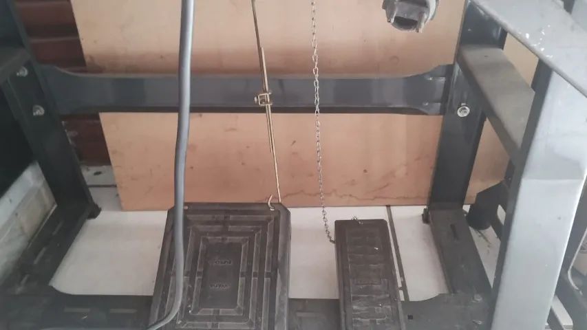  Excelente maquina para overloque - Foto 3