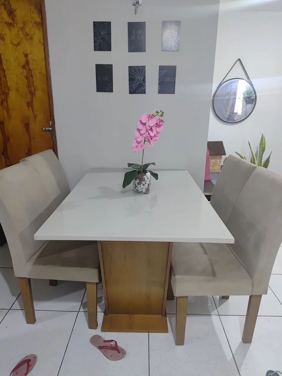 Mesa 4 cadeiras 