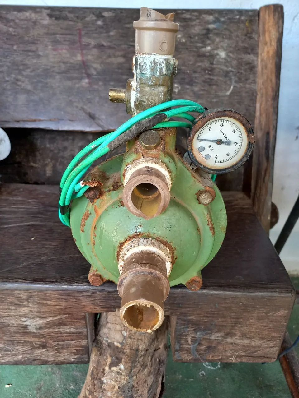Bomba d'água 1cv injetorá usada funcionando perfeitamente shinayde.  - Foto 2