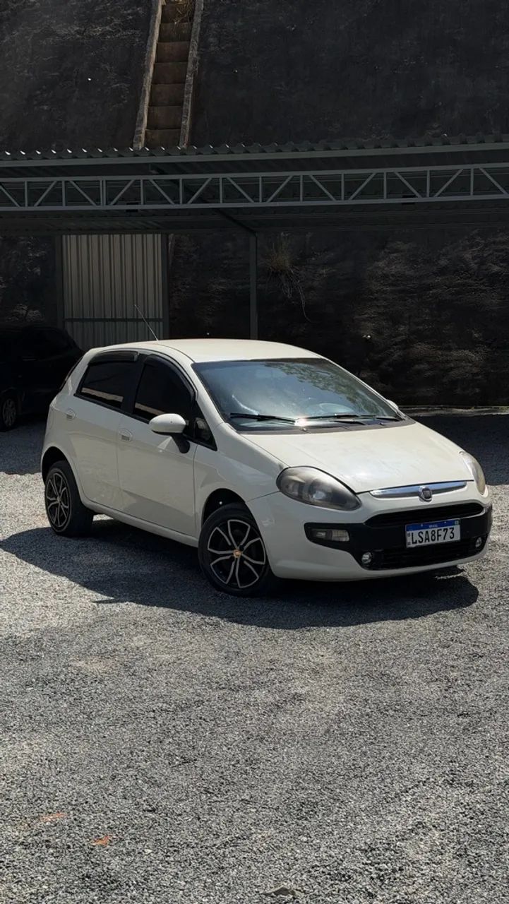 Fiat Punto ESSENCE 1.6 FLEX 16V 5P 2016