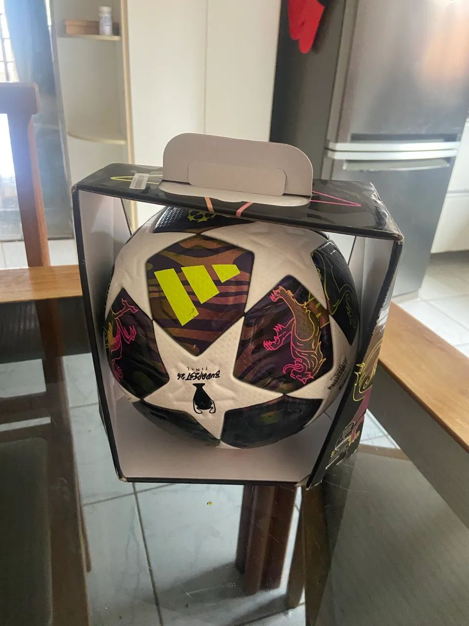 Bola Adidas Champions League Final 2026 - FIFA Quality Pro - Foto 4