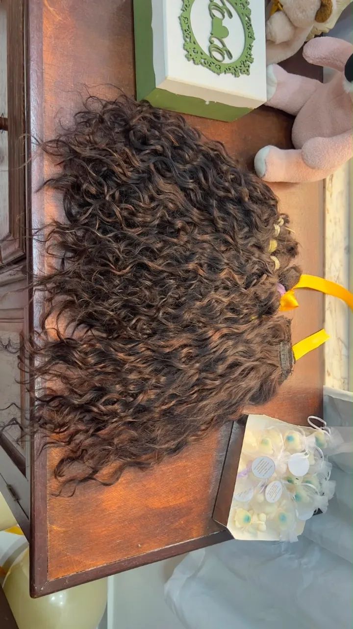 Cabelo humano cacheado natural com morena iluminada 