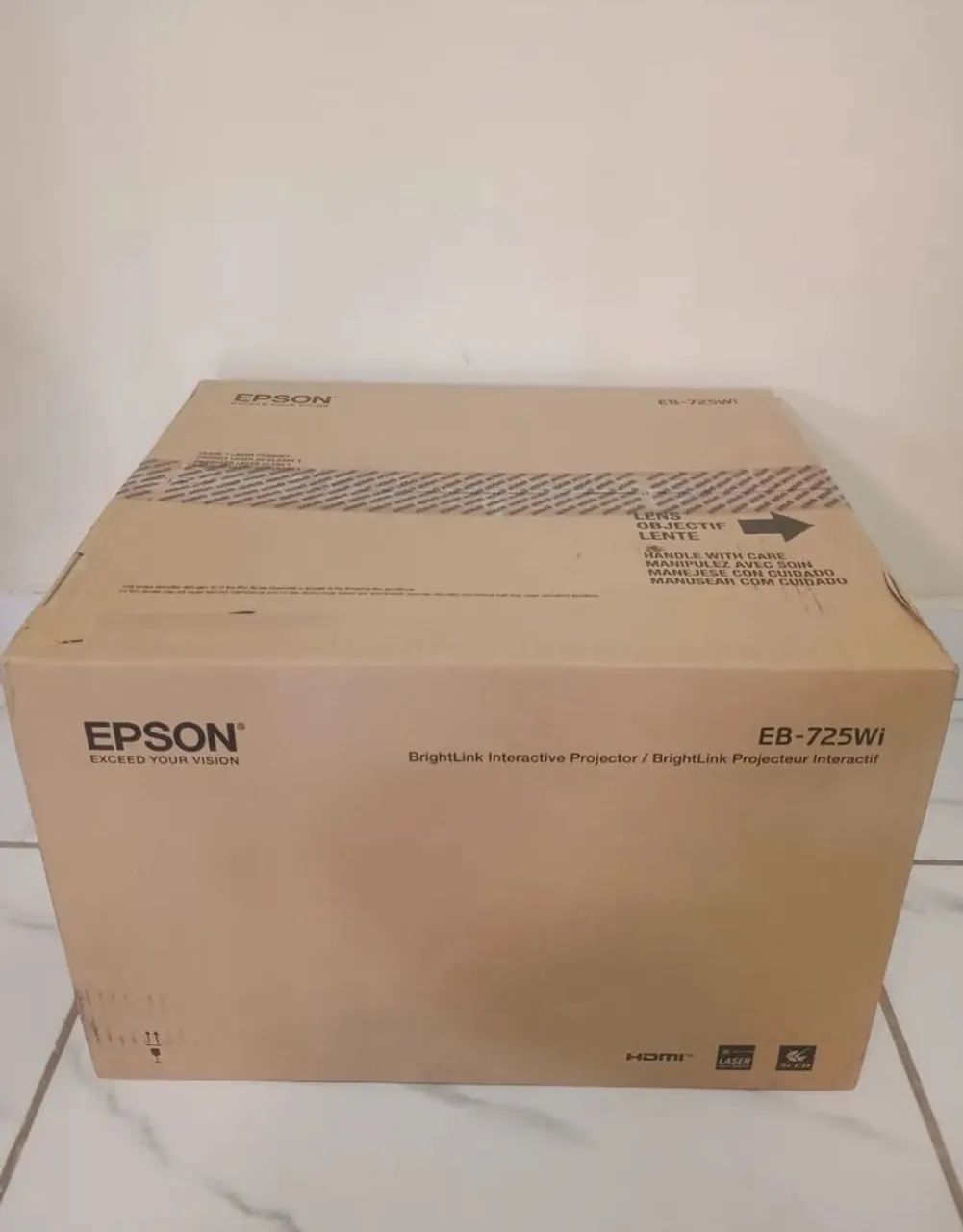 Projetor laser Epson interativo brighlink modelo EB 725wi
