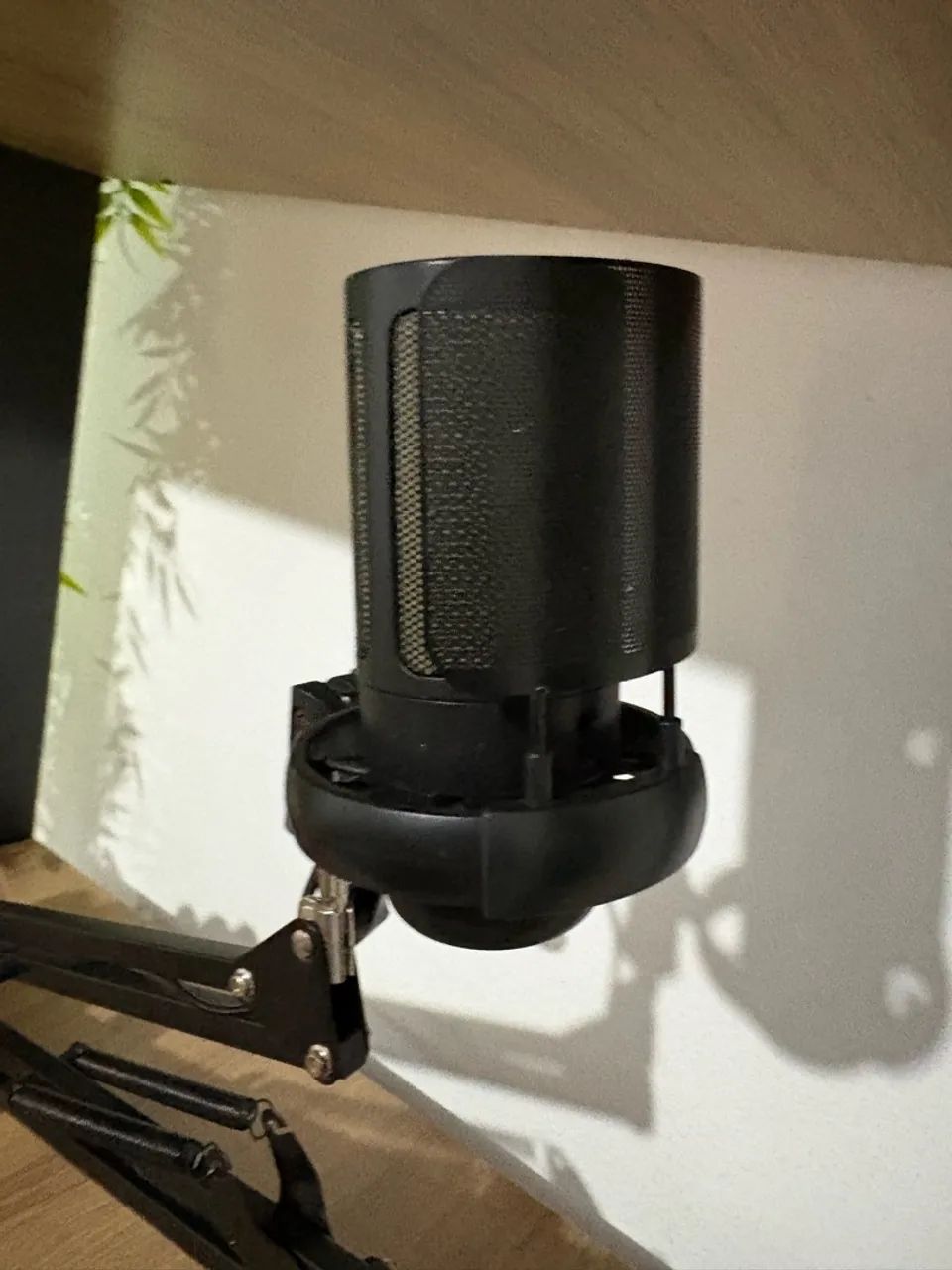 Microfone gamer com suporte articulado - Foto 4