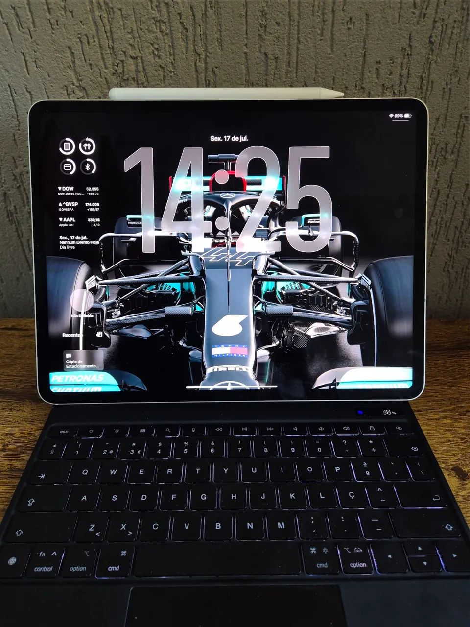 Ipad  pro 13 polegadas em perfeito estado.
