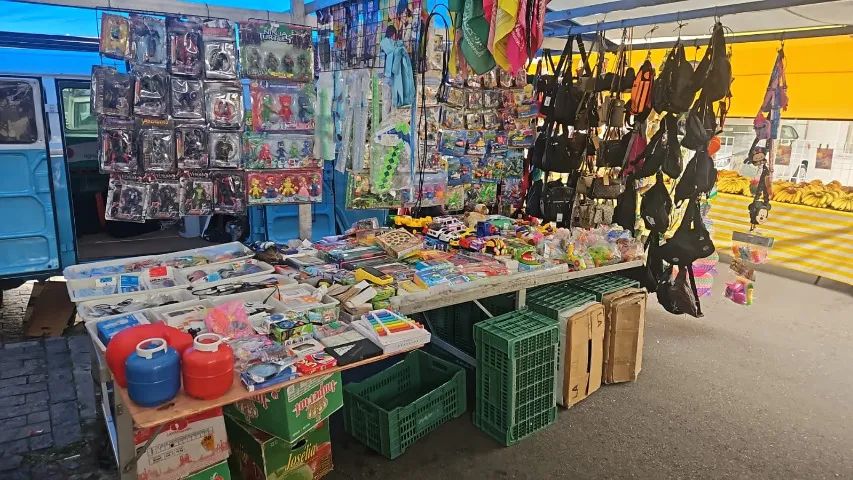 BANCA DE FEIRA BIJOUTERIAS E BRINQUEDOS EM SANTO ANDRE - Foto 3