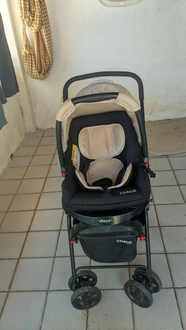 Carrinho de bebê + bebe conforto 