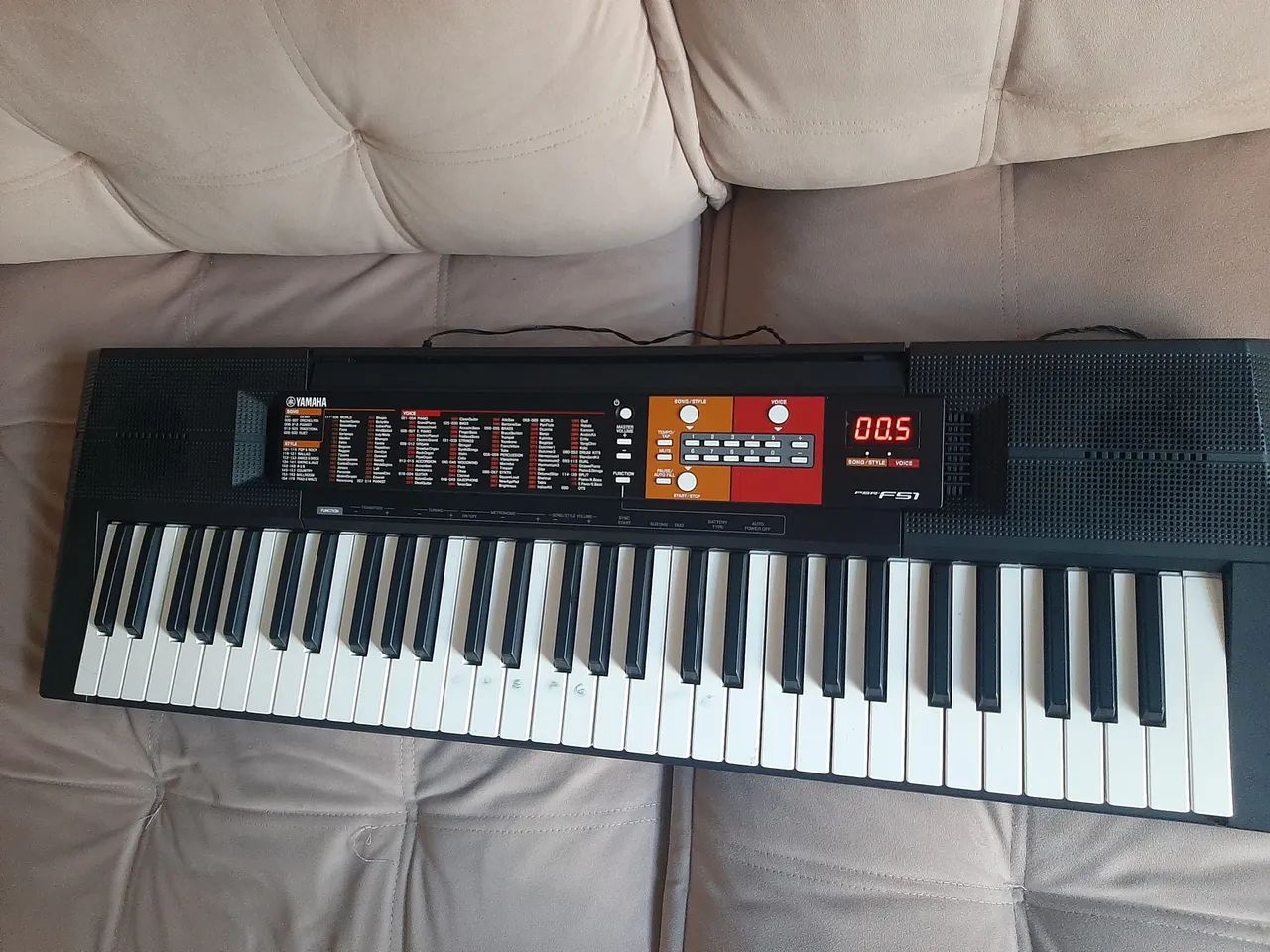 Teclado, junto com suporte