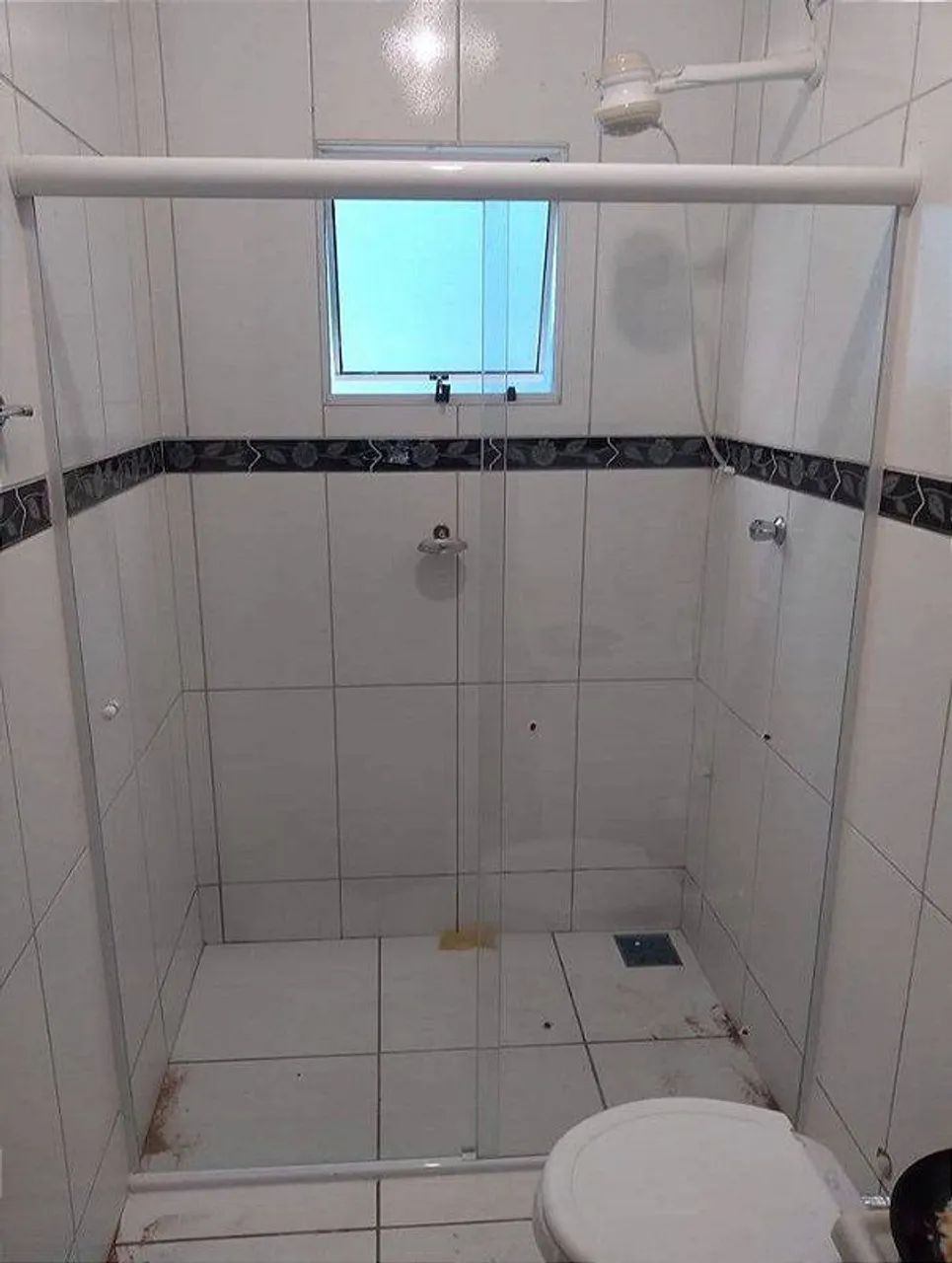 Box de banheiro de vidro 1,00 largura e altura padrão SÓ VENDO OS VIDROS e NAO ENTREGO 