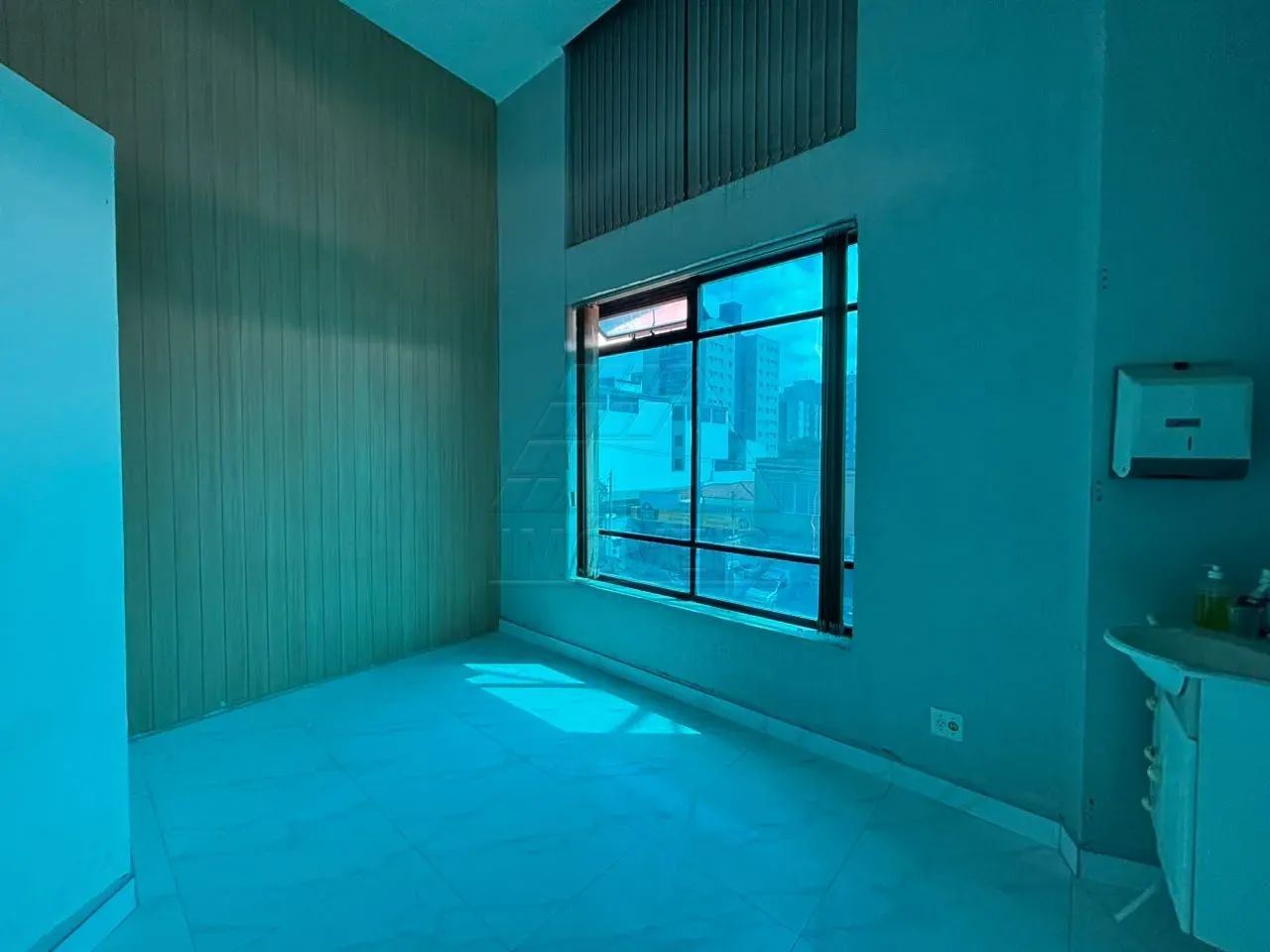 Sala Comercial disponível para locação no Edifício Sandin no bairro Centro em Americana