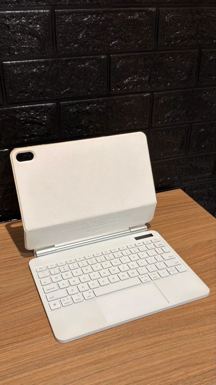 Capa teclado com TOUCHPAD para iPad 10 e 11 - Foto 2