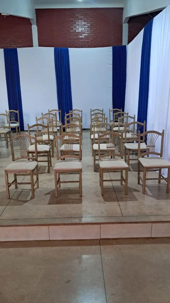 Cadeiras de Madeira para Eventos - Ótimo Estado - Foto 2