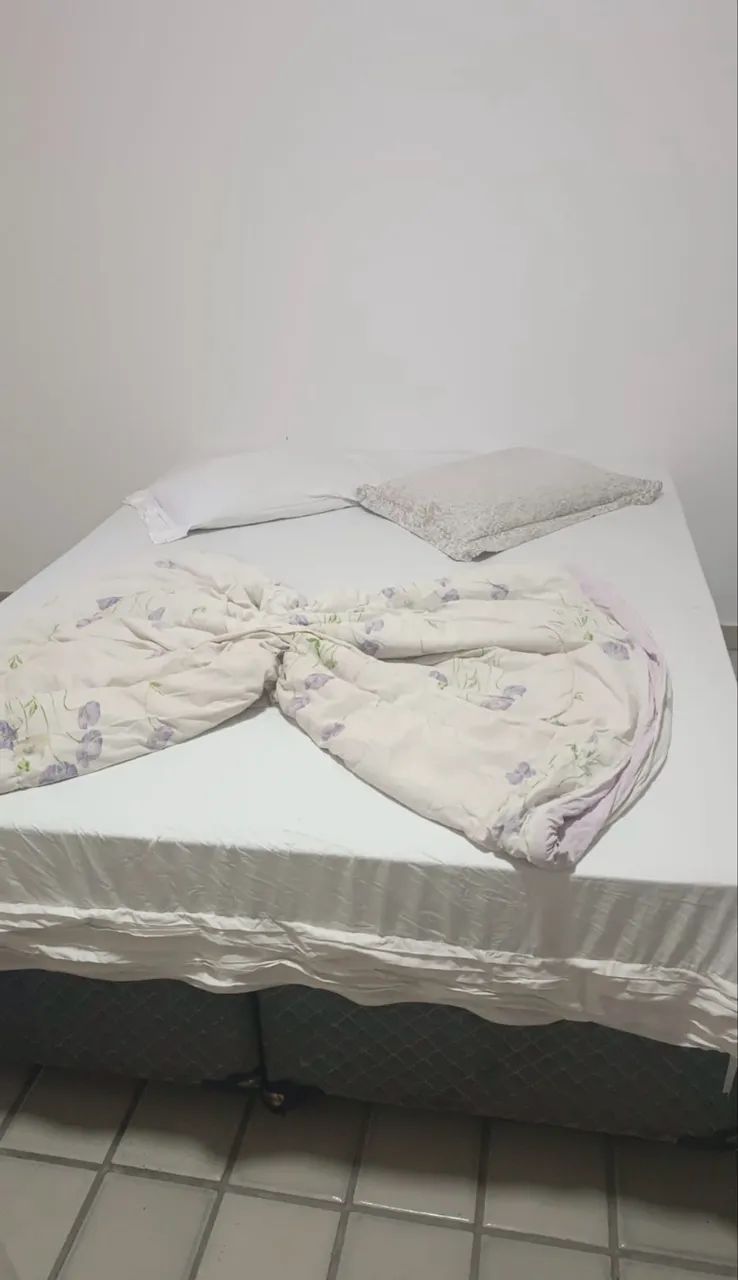 Alugo quarto em casa com piscina