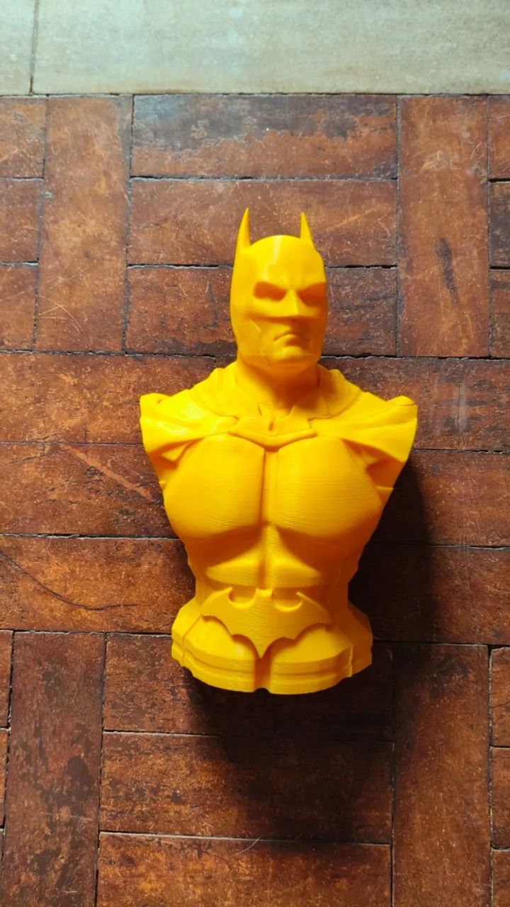  Estátua impressão 3D Batman busto amarelo 30cm 