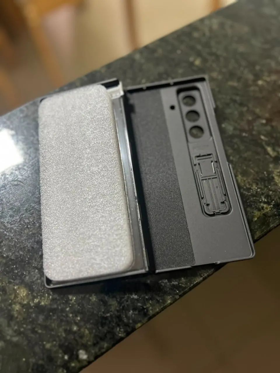 Capinha + Película Galaxy Fold 6 - Foto 3