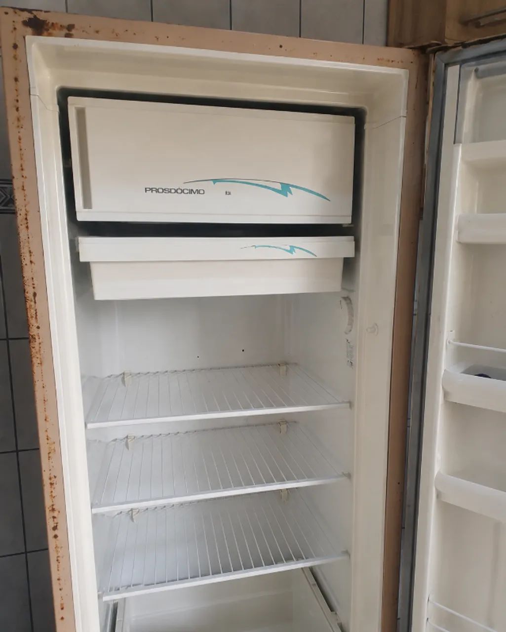 Geladeira Prosdócimo 220V Funcionando - Foto 3