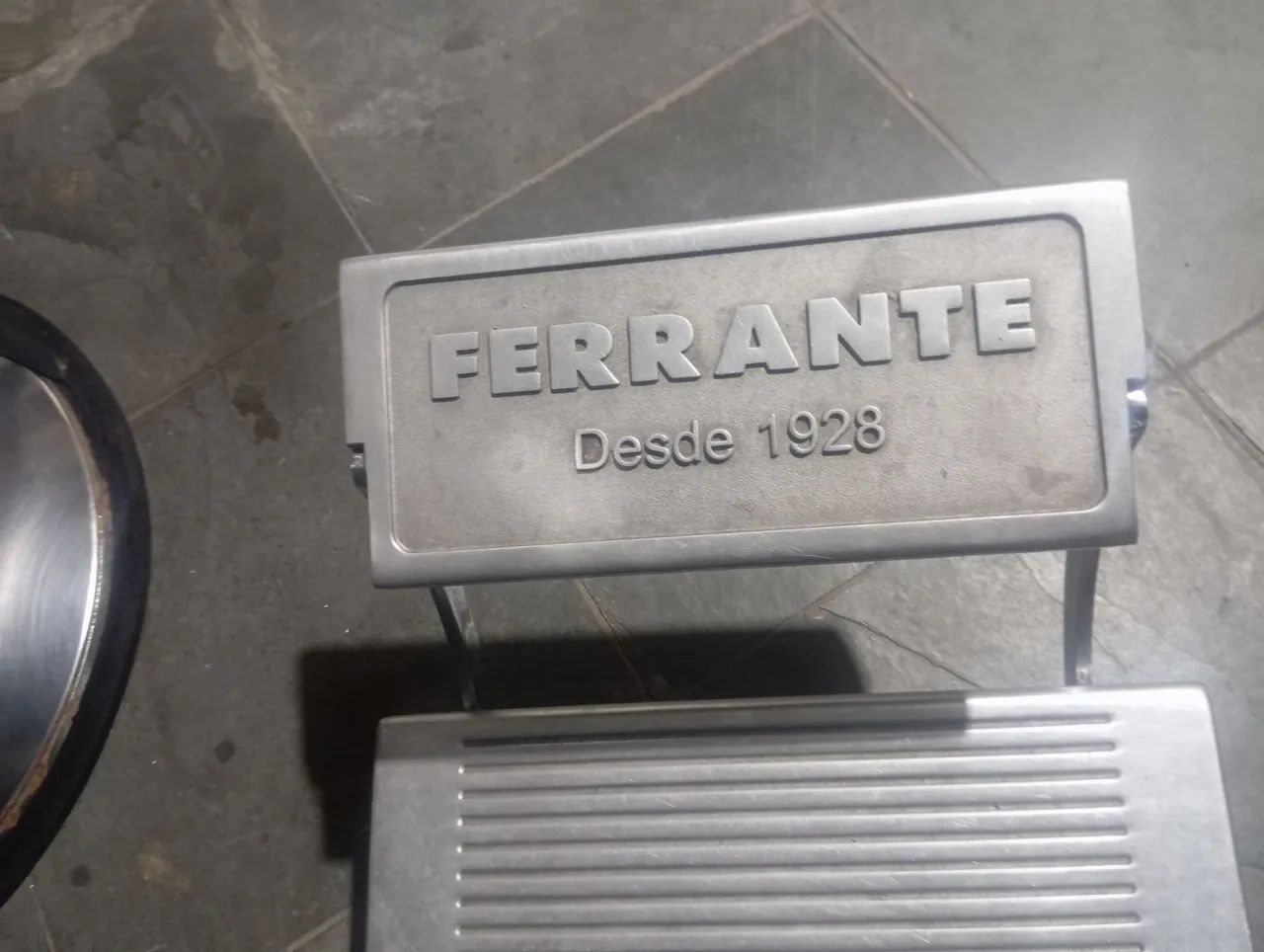 Cadeira de barbeiro  - Foto 4