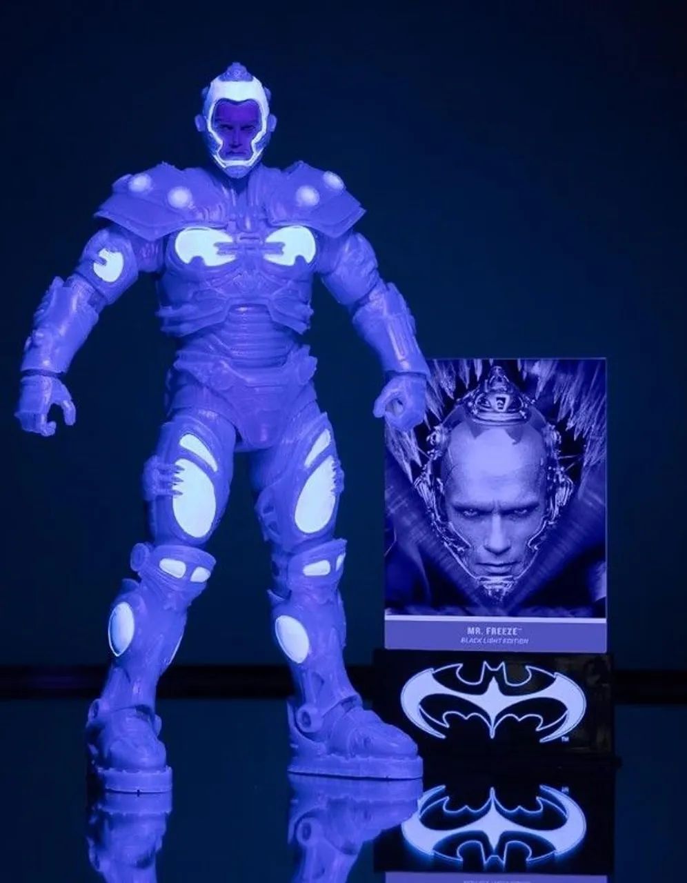 Mr. Freeze (Black Light Edition) (Gold Label) 18 cm - Foto 5