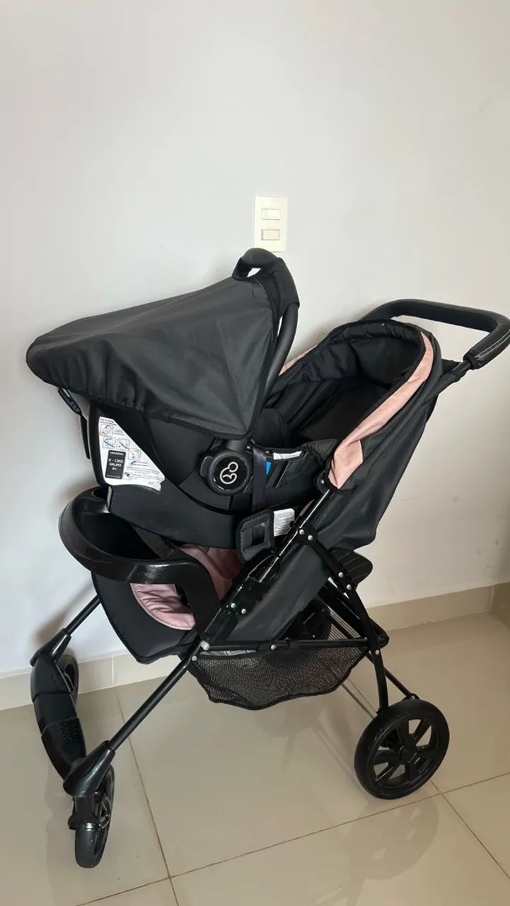 Carrinho de bebê com bebê conforto em perfeito estado  - Foto 2