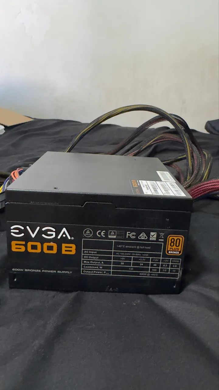 Fonte evga 600b 80 plus