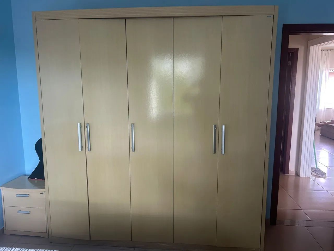 VENDO QUARDA ROUPA E COMODA