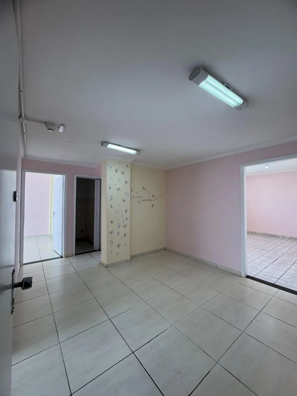 03 Salas Comercial Juntas + Recepção -  02 Banheiros - Elevador - Centro - Edifício Banco  - Foto 2