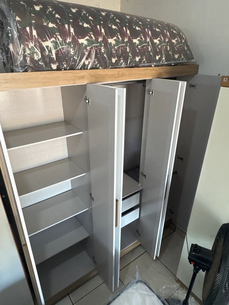 GUARDA ROUPA 6P NOVO - Foto 2
