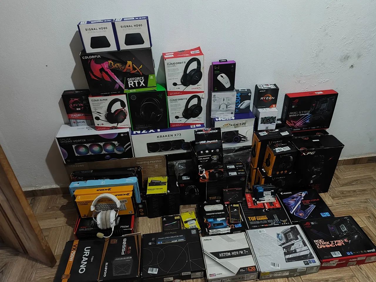 Lote de peças de informática 