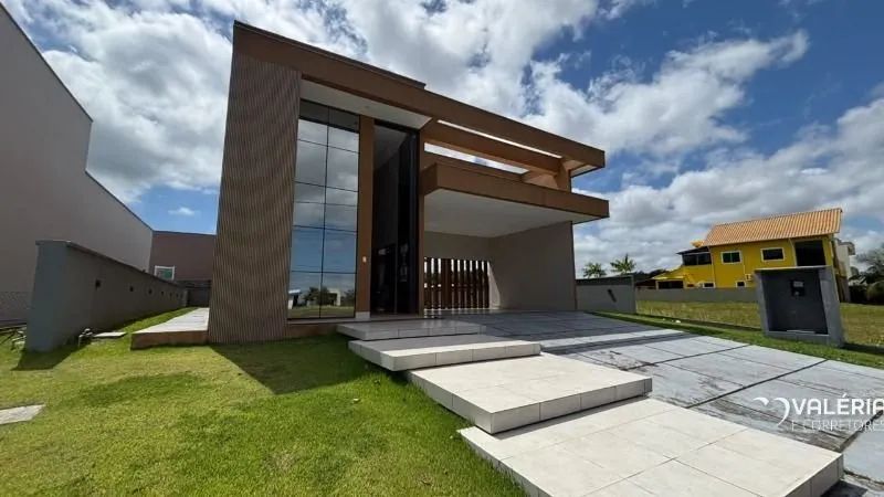 CASA MOBILIADA COM 03 SUÍTES, 02 VAGAS