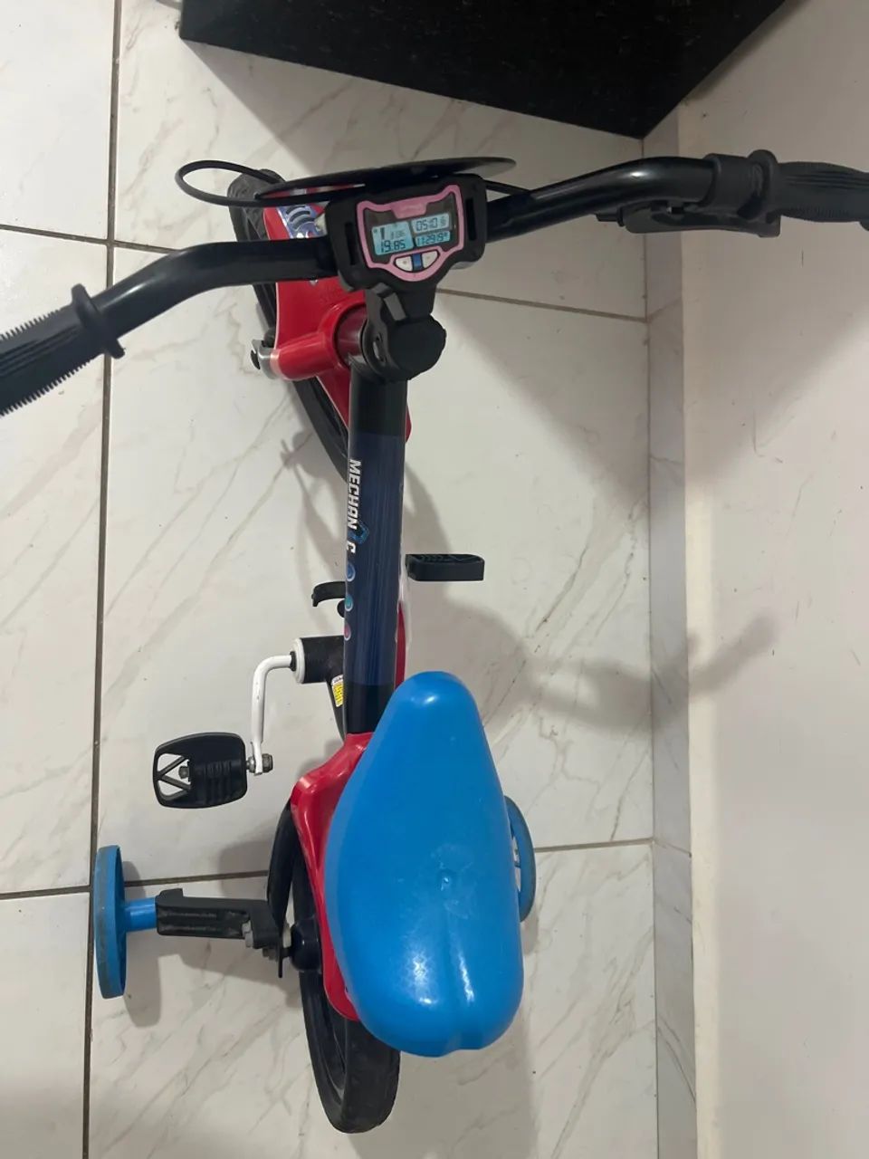 Bicicleta infantil com rodinhas  - Foto 2