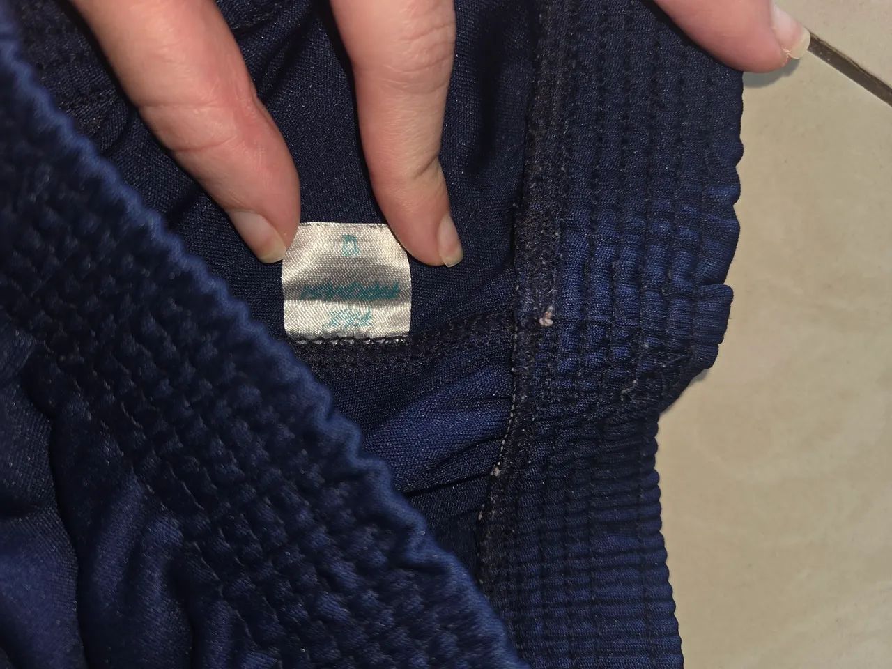 Calça colégio Vila - Usada apenas 4 meses - Ótimo estado  - Foto 2