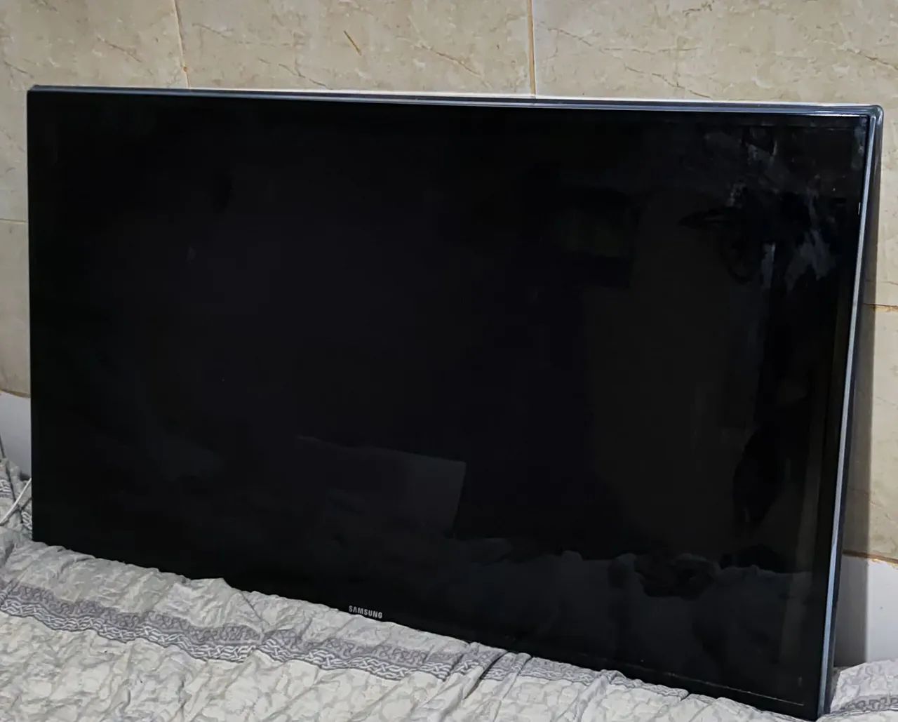 Tv Samsung 46 polegadas, FONTE QUEIMADA. Modelo na foto 