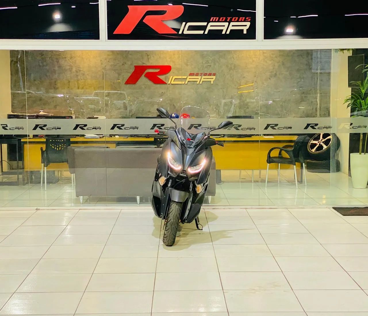 Yamaha XMax 250 cc  - Foto 2